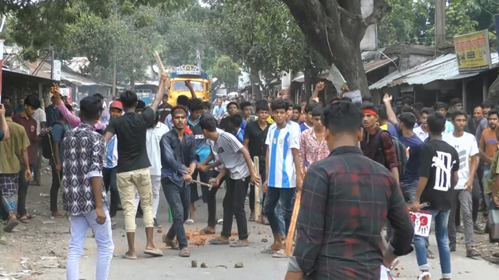 ঝিনাইদহে এমপির গাড়ি ভাংচুর, সংঘর্ষে আহত ২০