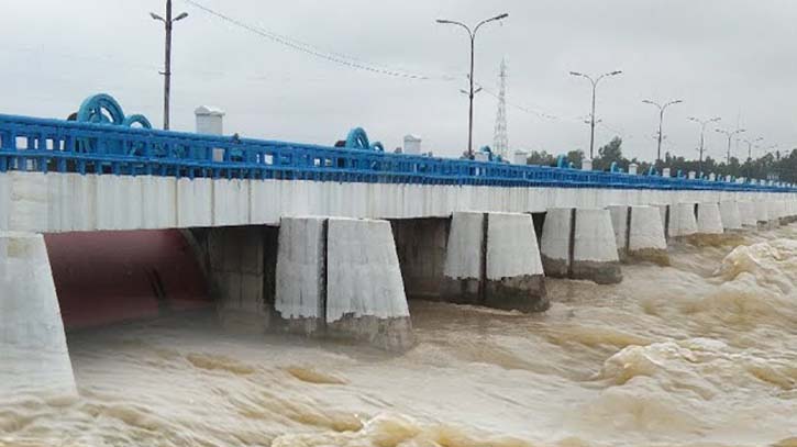 তিস্তার পানি বিপৎসীমার কাছাকাছি, আতঙ্কে কয়েক হাজার মানুষ