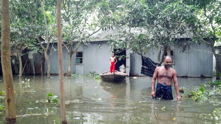 সিরাজগঞ্জে লক্ষাধিক মানুষ পানিবন্দি, মৃত্যু ৮